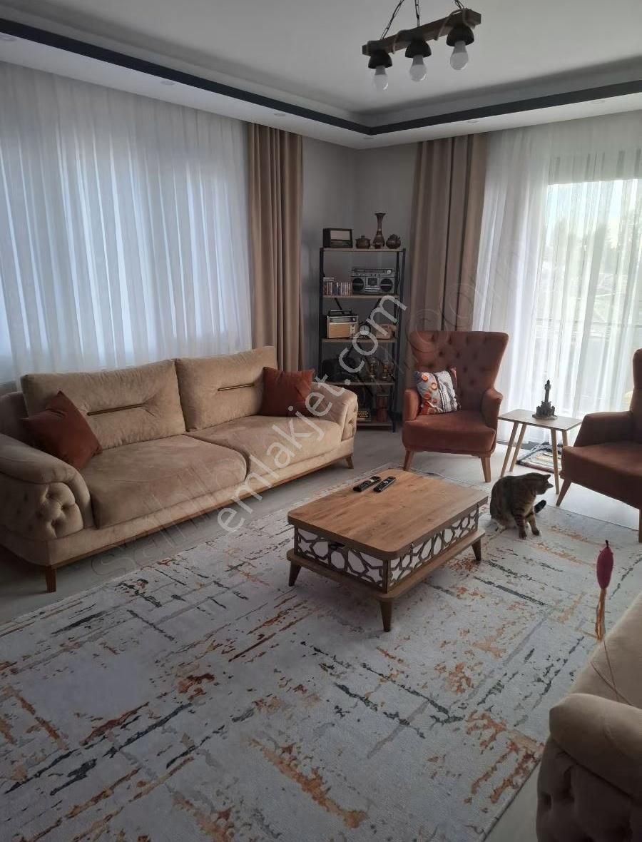 Foça Gerenköyde 140 M2 2 Katlı Ev Acil Satılıktır - Görsel 9