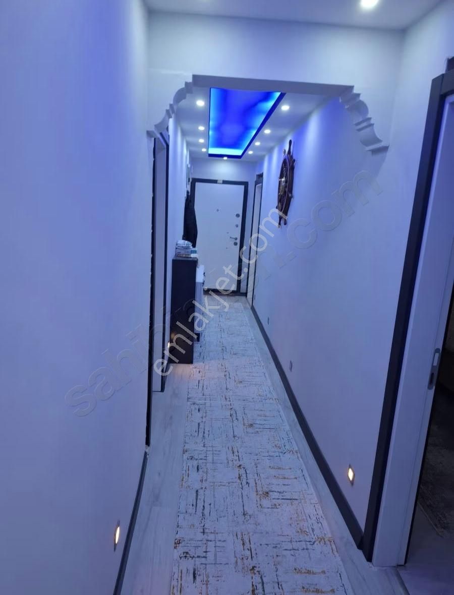 Foça Gerenköyde 140 M2 2 Katlı Ev Acil Satılıktır