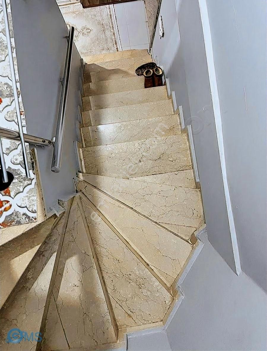 Teomanpaşa Mahallesinde 3.katta 5+1 200m² Satılık Fırsat Daire - Görsel 9