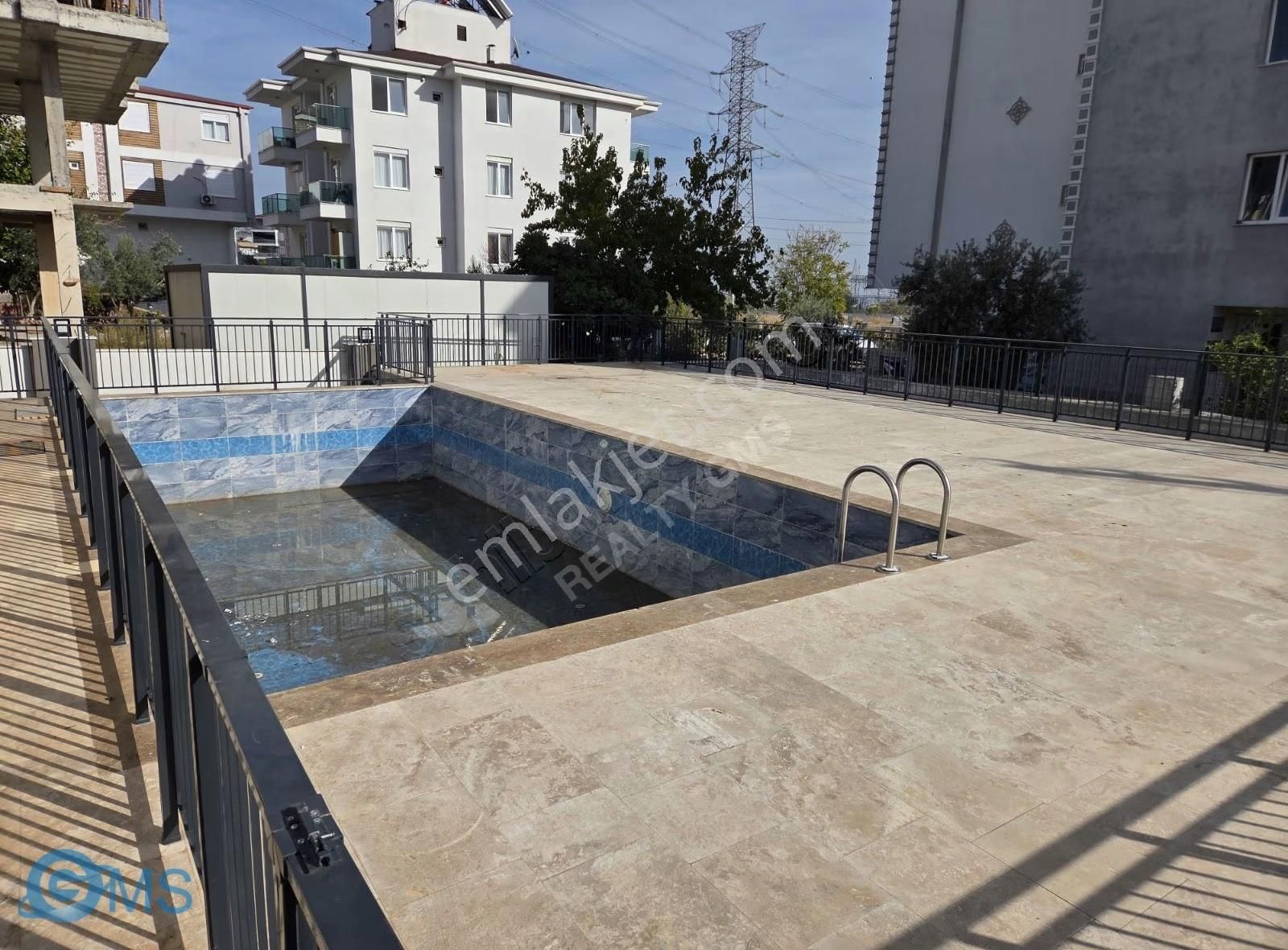 Varsak Karşıyakada Havuzlu Sıfır Lüks 1+1 Daire!