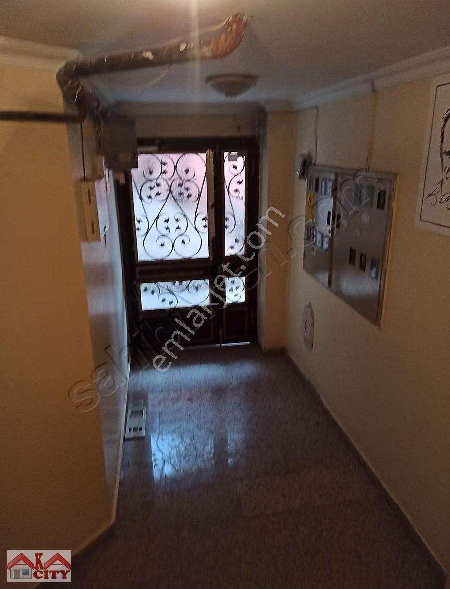 Avcılar'da 2+1 90 M2 35000 - Görsel 21