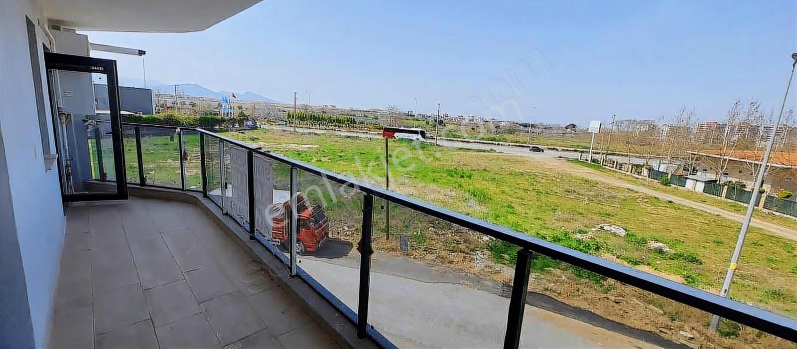 Yeşilyurt Mahallesinde Satılık Özel Otoparklı 3+1 Daire