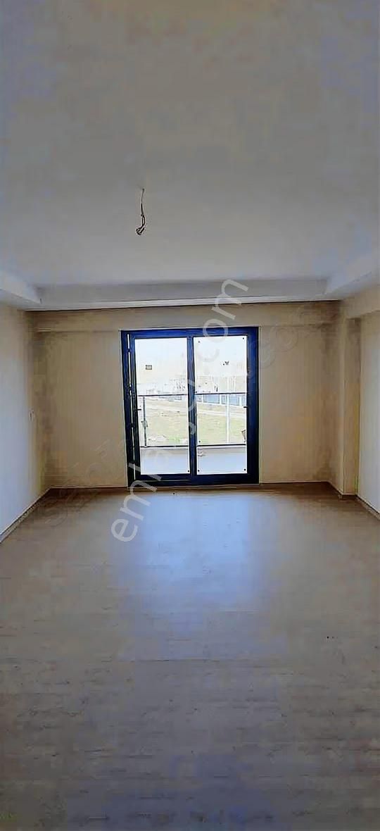 Yeşilyurt Mahallesinde Satılık Özel Otoparklı 3+1 Daire - Görsel 2