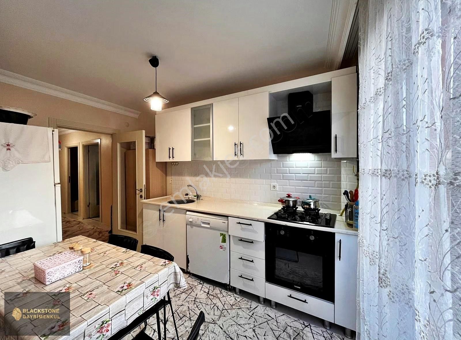 Blackstone'dan Satılık Safa Mah. 3+1 Geniş Arakat Daire - Görsel 33