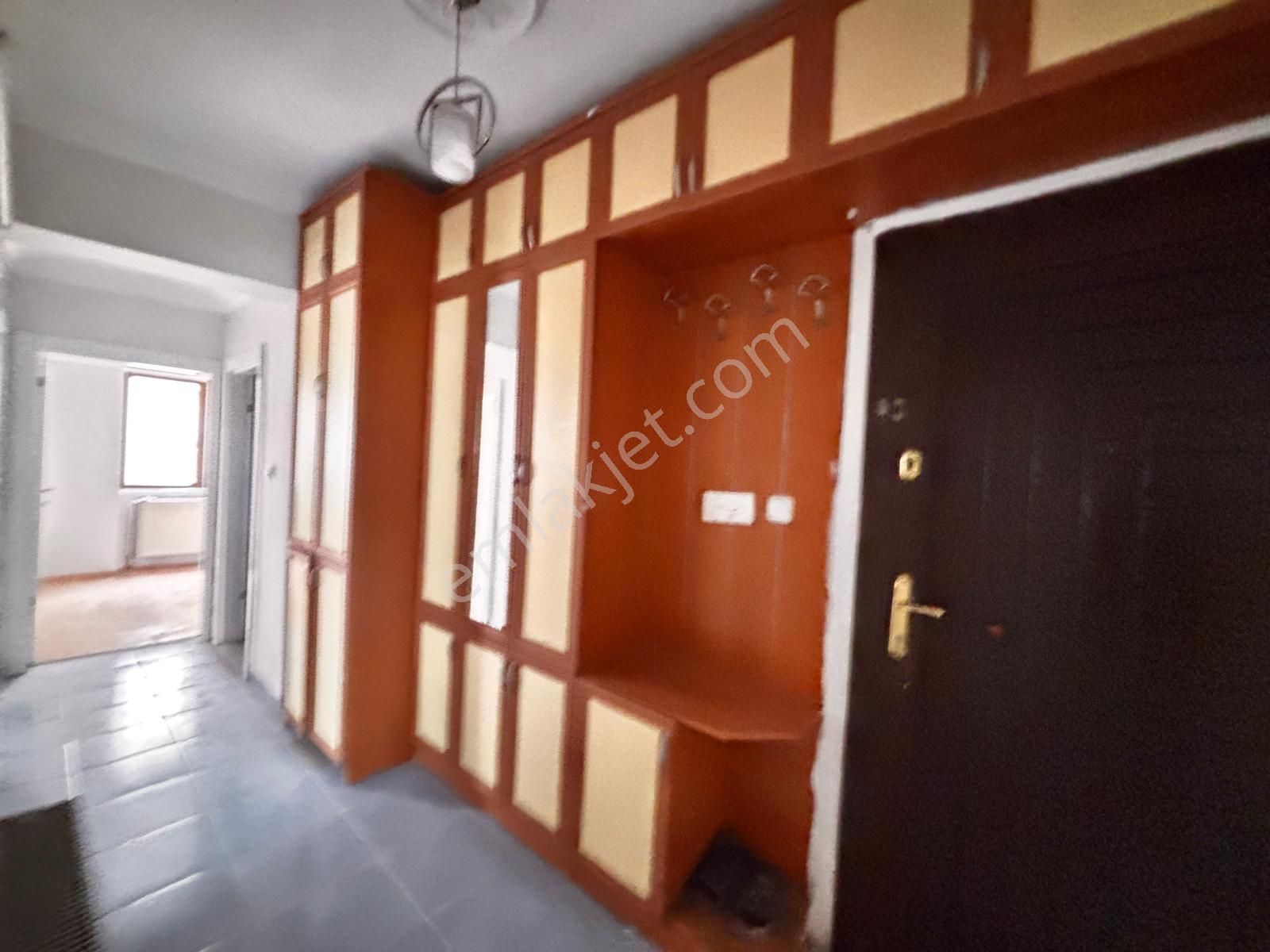 Yılmaz Gayrimenkul Den Andiçen Mah 3+1 Kat Konumunda Katta Tek Daire 130 M2 2.949 Pazarlıkl - Görsel 3