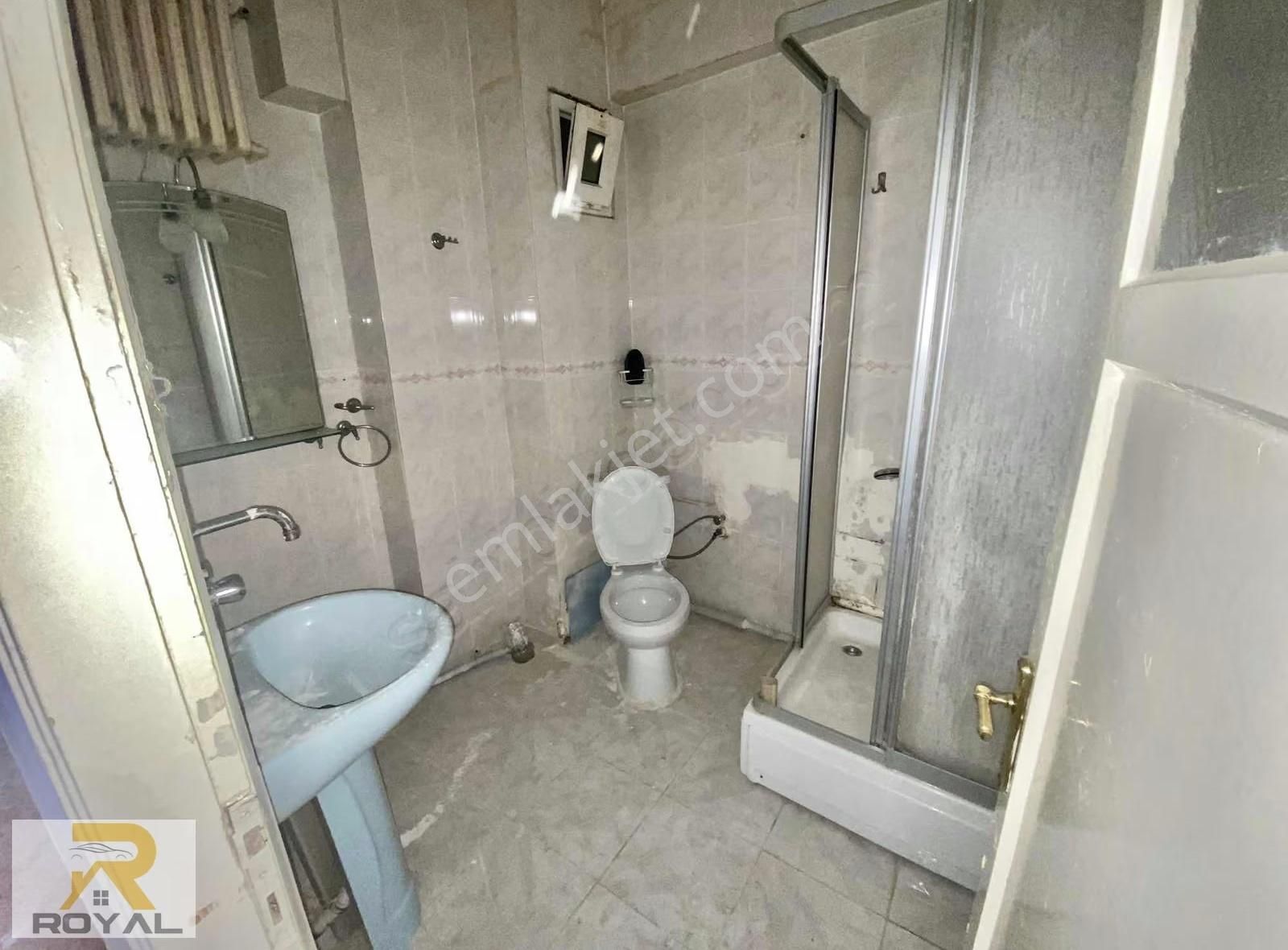 Fatih Mahallesi 3+1 Küçükçekmece Meydanda 3+1 Kullanışlı Daire - Görsel 3