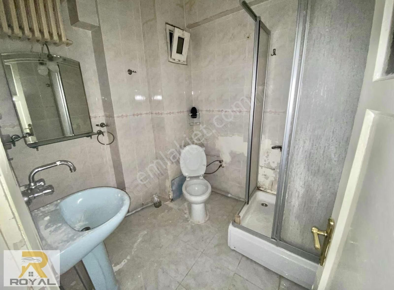 Fatih Mahallesi 3+1 Küçükçekmece Meydanda 3+1 Kullanışlı Daire - Görsel 19