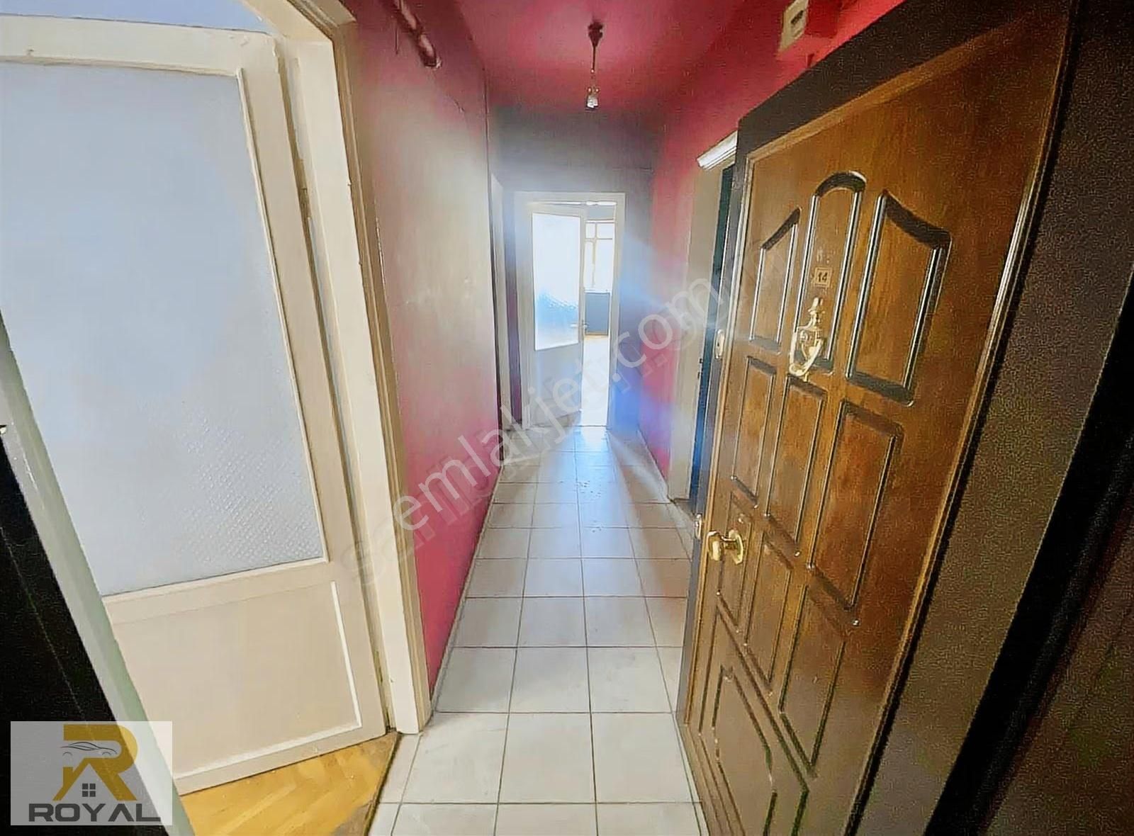 Fatih Mahallesi 3+1 Küçükçekmece Meydanda 3+1 Kullanışlı Daire - Görsel 2