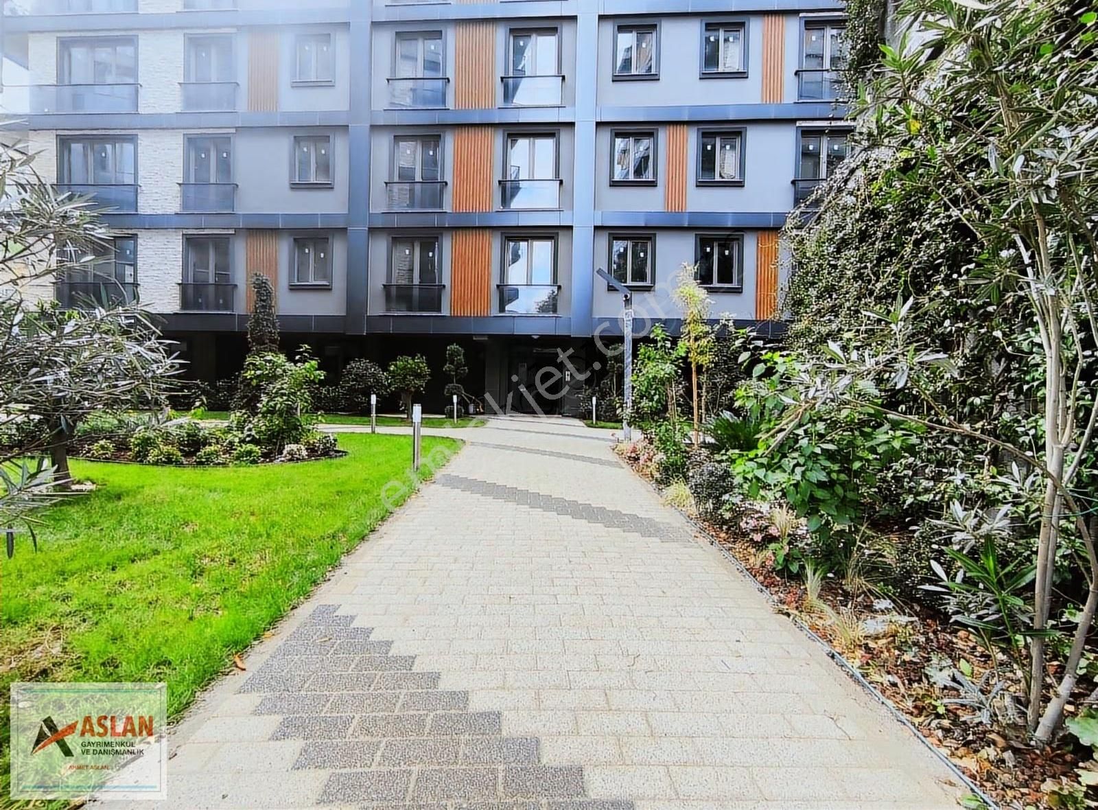 Çengelköy Hasbahçe Evleri 3+1 148 M2 Güvenlik-havuz -spor Alanlı