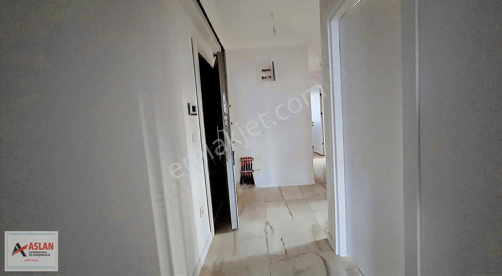 Çengelköy Bahçelievlerde Sitede K.otopark 2+1 Satılık Daire - Görsel 2