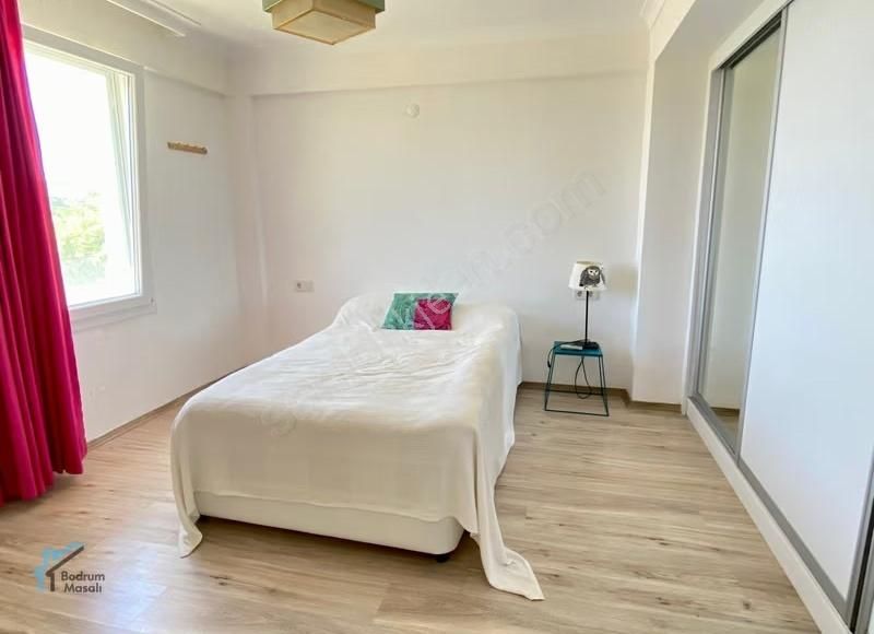 Turgutreis'te Bahçe İçinde Deniz Manzaralı Tam Müstakil Villa - Görsel 12