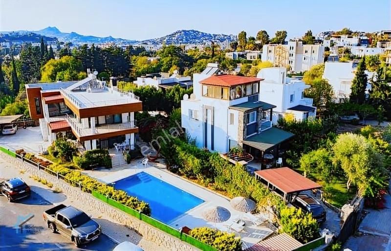 Bodrum Yalikavak Merkezde Satilik 6+2 Muhtesem Villa