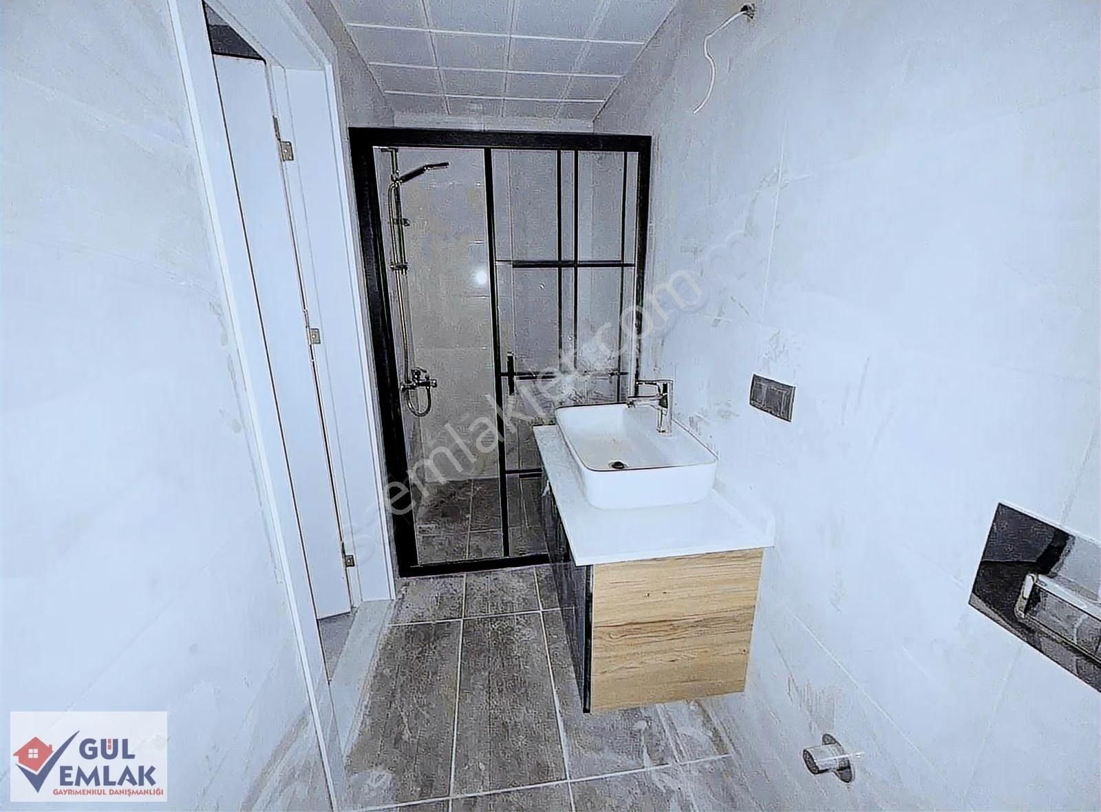 Çarşının Merkezinde 1+1 Kapalı Mutfaklı Lüks Daire - Görsel 4