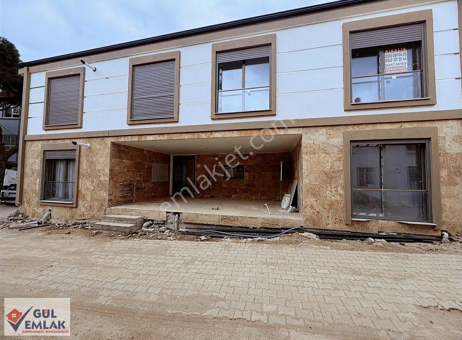 Çarşının Merkezinde 1+1 Kapalı Mutfaklı Lüks Daire