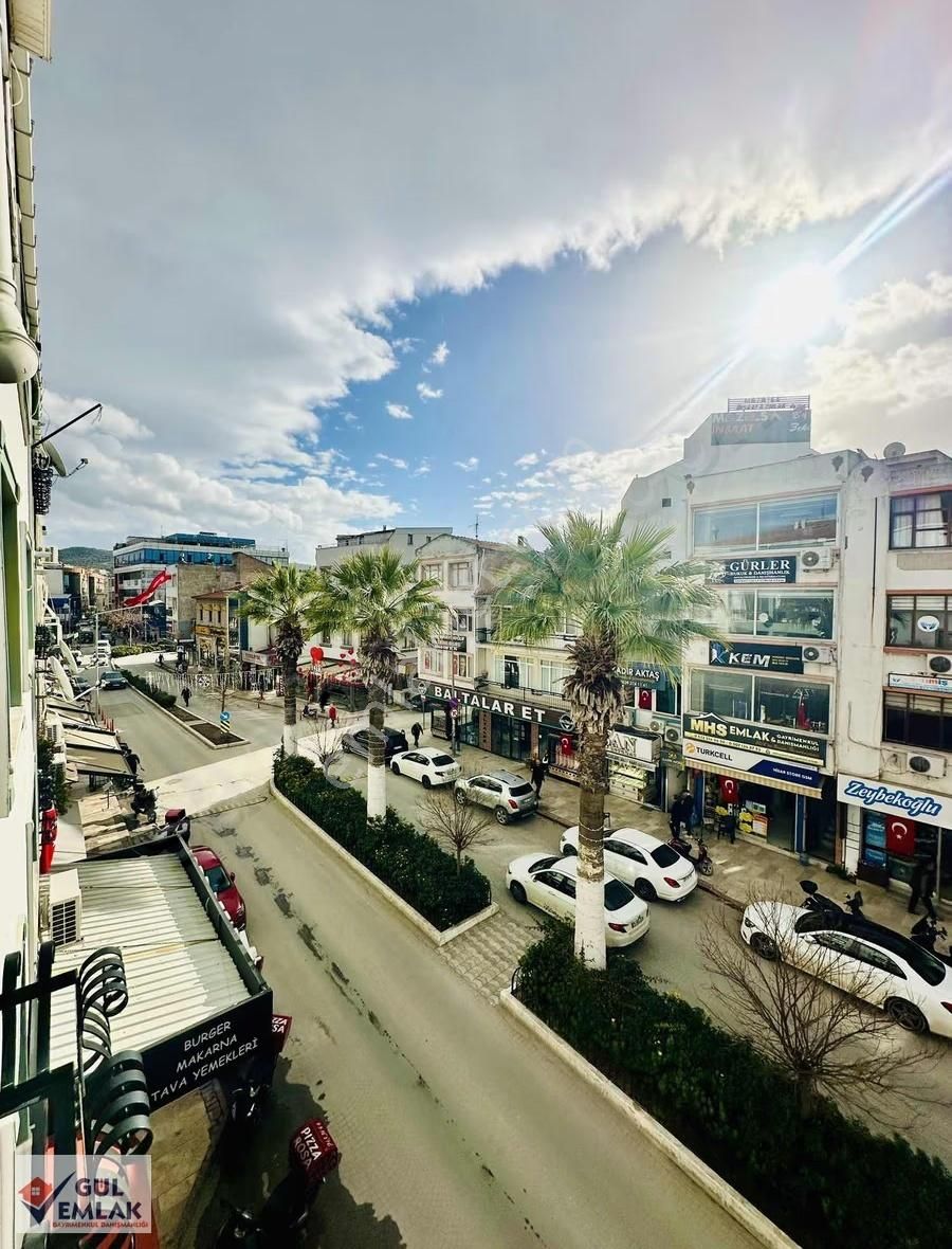 Seferihisar Merkezde Cadde Üzeri Konut-işyeri Olarak Kiralık 3+1 - Görsel 19