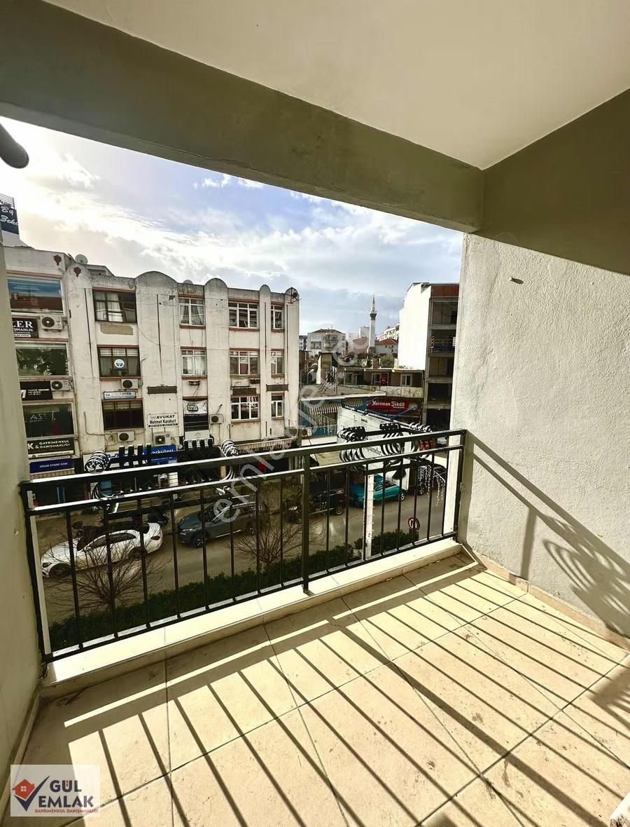 Seferihisar Merkezde Cadde Üzeri Konut-işyeri Olarak Kiralık 3+1 - Görsel 18