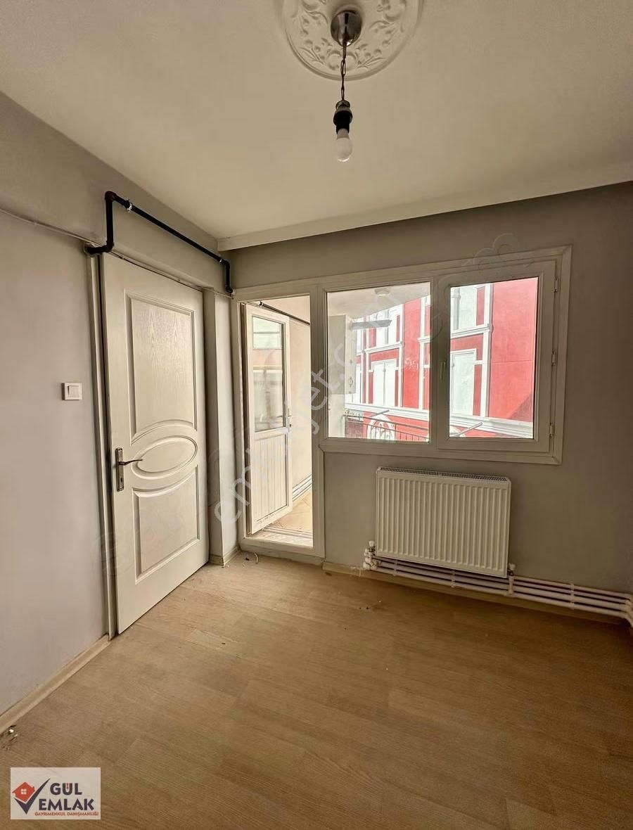 Seferihisar Merkezde Cadde Üzeri Konut-işyeri Olarak Kiralık 3+1 - Görsel 4
