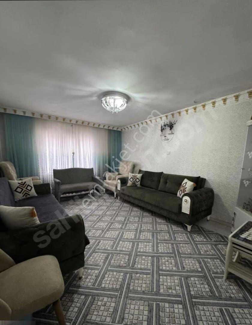 75 Ci Yıl Mahallesi'nde Satılık 2+1 Kattan Bölme Daire