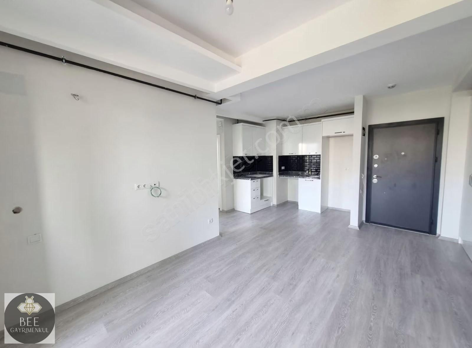 Lüks Site İçerisinde Geniş Oturumlu Kiralık 2+1 - Görsel 11