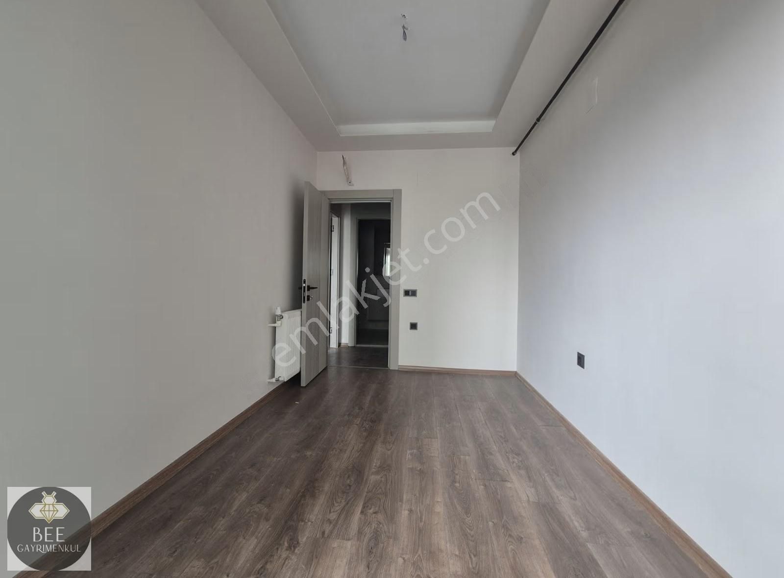 Bee'den Alyan Cadde Nova'da Acil Satılık Sıfır 2+1 - Görsel 2