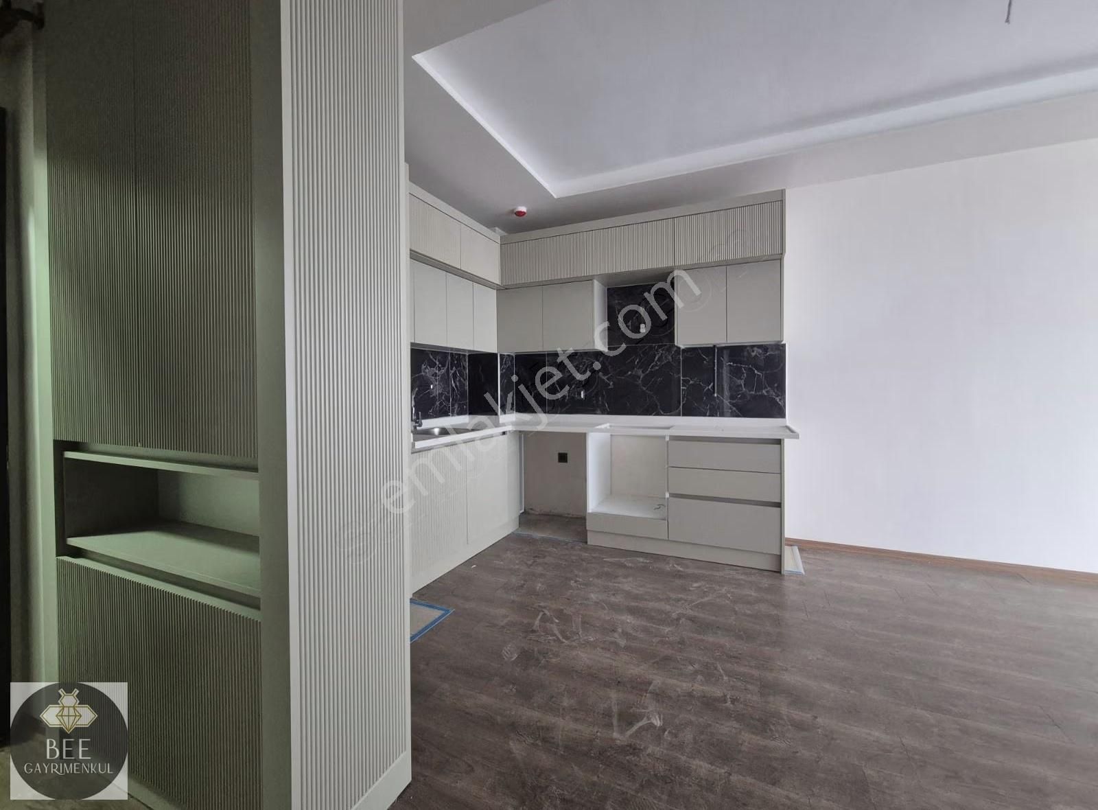 Bee'den Alyan Cadde Nova'da Acil Satılık Sıfır 2+1 - Görsel 11