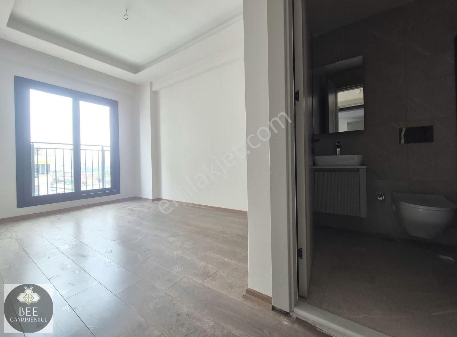 Bee'den Alyan Cadde Nova'da Acil Satılık Sıfır 2+1 - Görsel 5