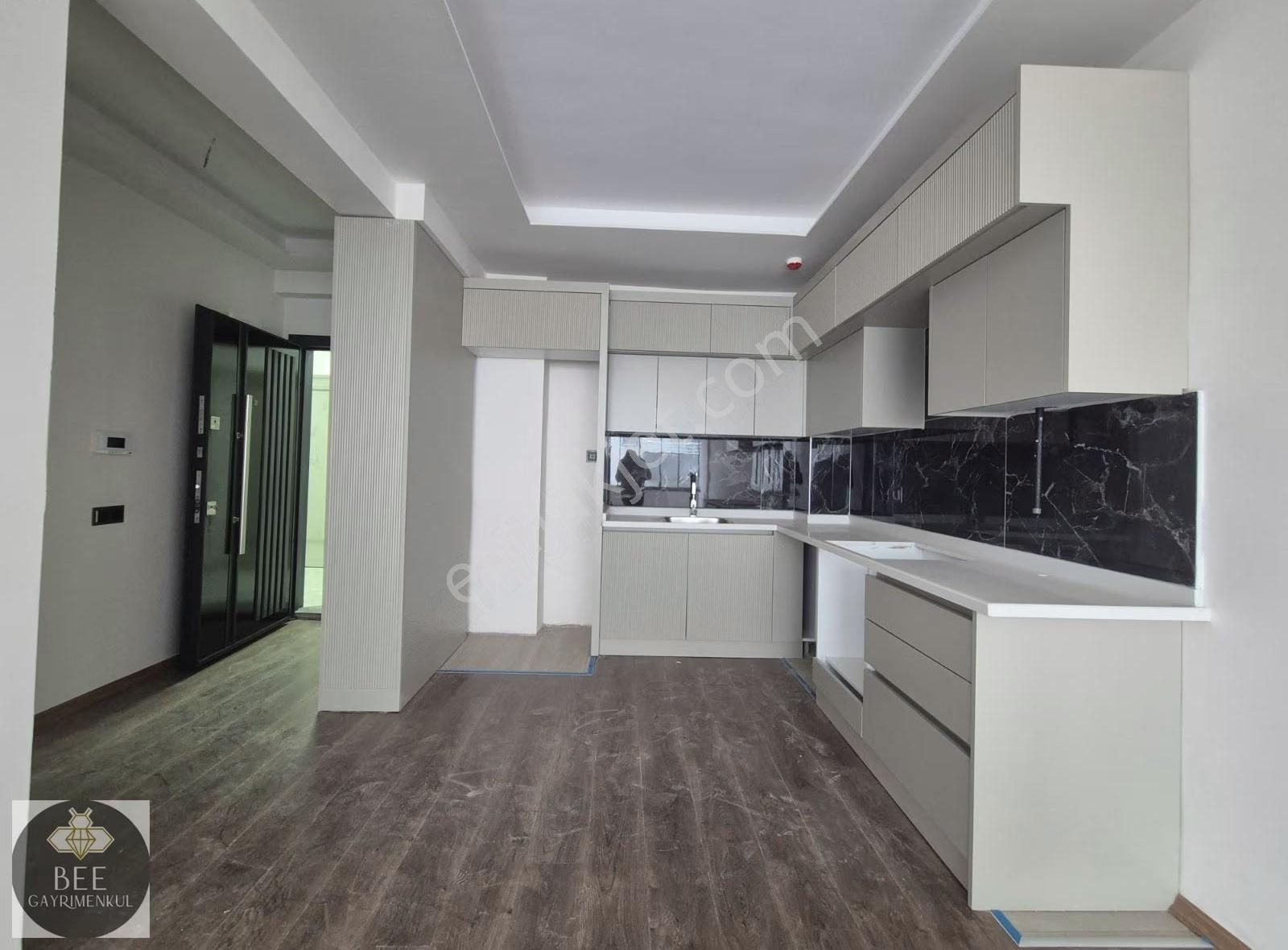 Bee'den Alyan Cadde Nova'da Acil Satılık Sıfır 2+1 - Görsel 12