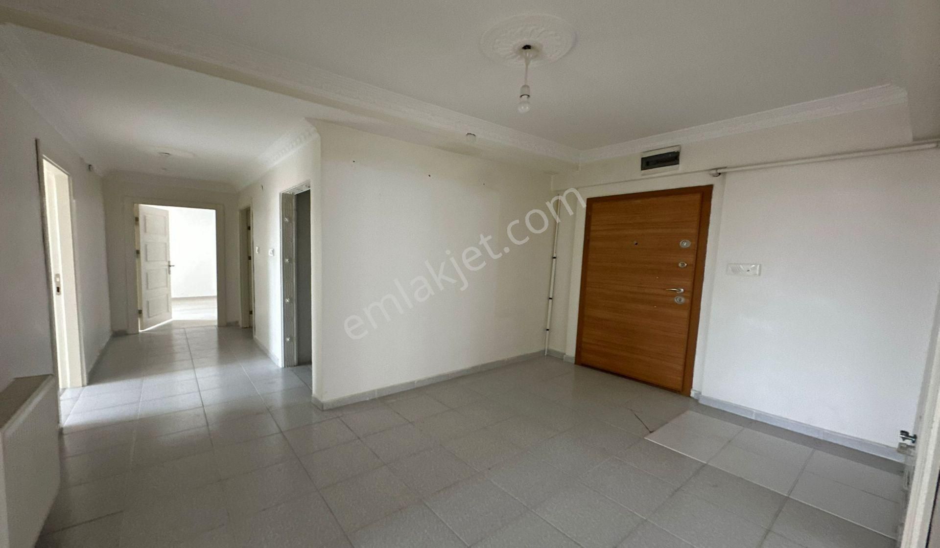 Atapark 540 Cadde Yakını Katta Açık Cepheli 3 Balkonlu Yeni Bina Asansörlü - Görsel 24