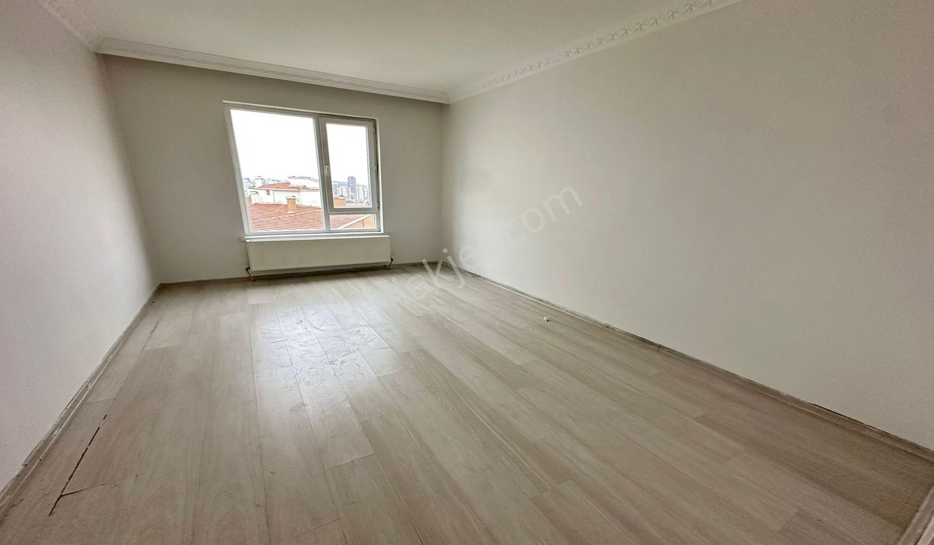 Atapark 540 Cadde Yakını Katta Açık Cepheli 3 Balkonlu Yeni Bina Asansörlü - Görsel 11