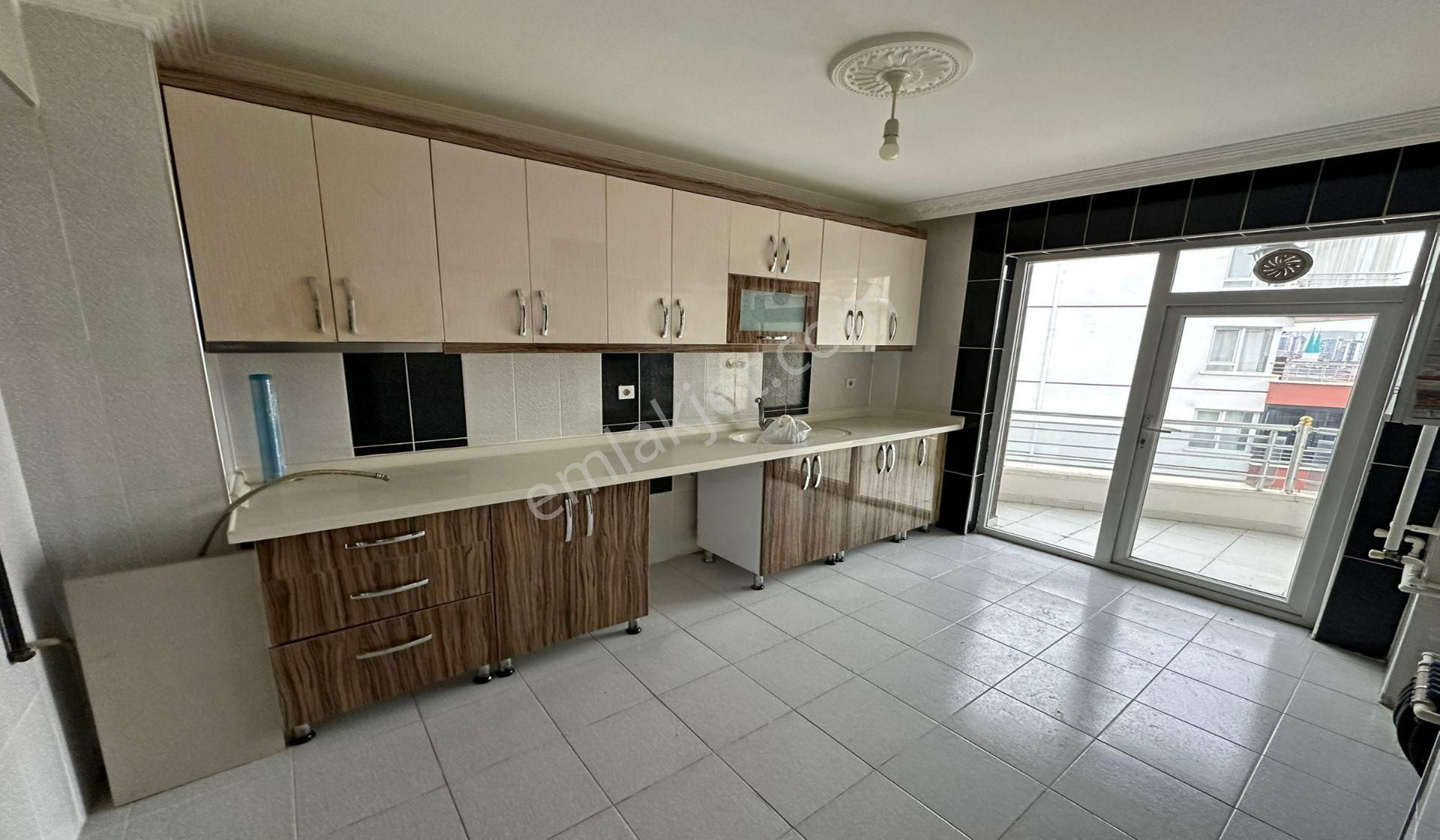 Atapark 540 Cadde Yakını Katta Açık Cepheli 3 Balkonlu Yeni Bina Asansörlü