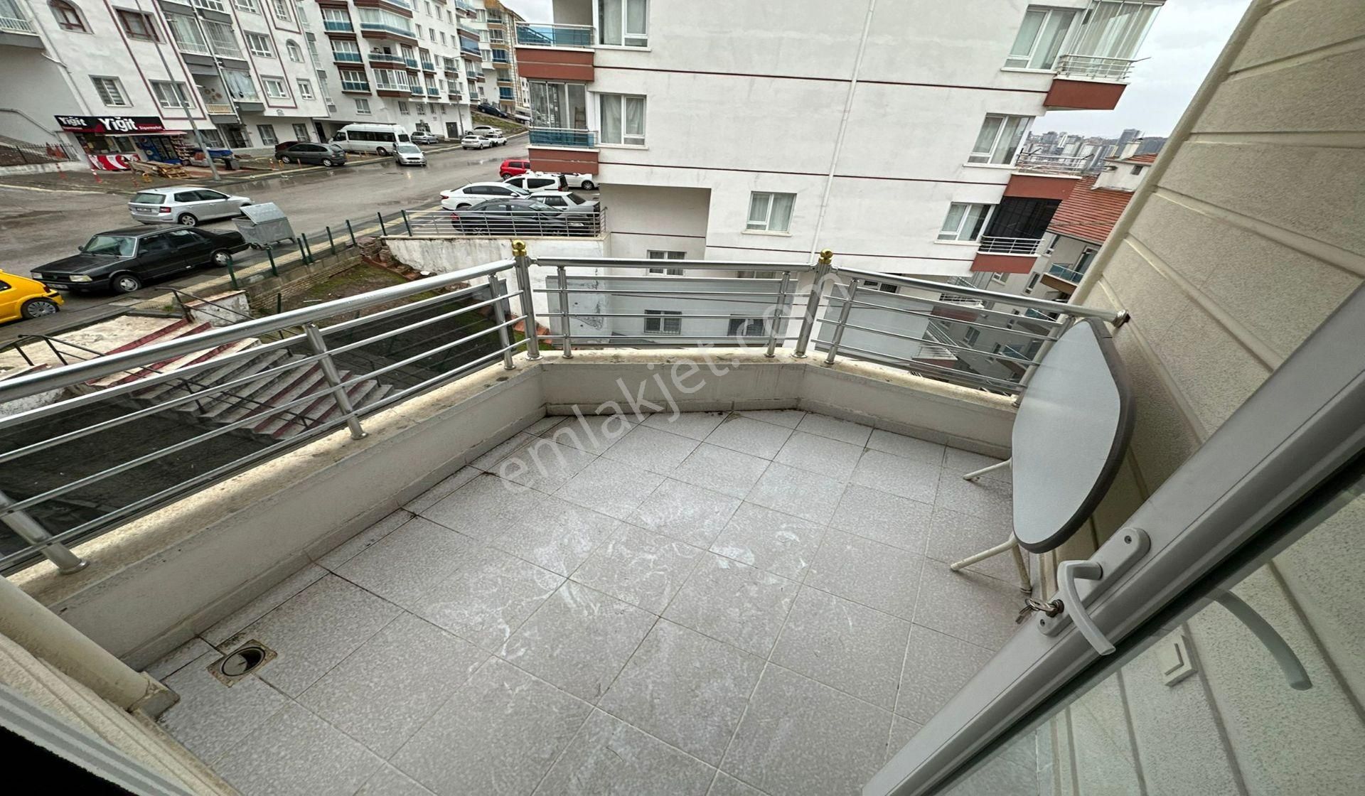 Atapark 540 Cadde Yakını Katta Açık Cepheli 3 Balkonlu Yeni Bina Asansörlü - Görsel 23