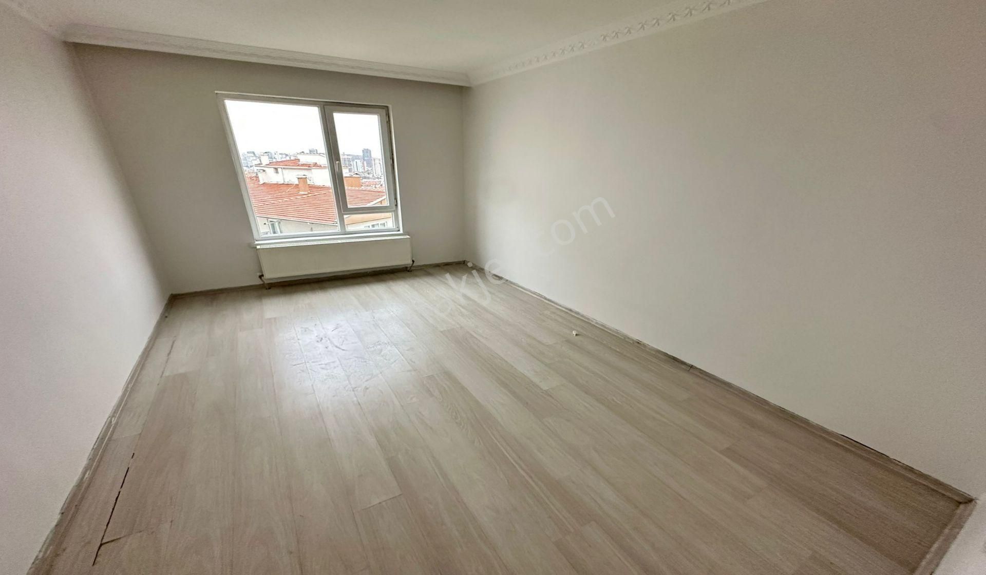 Atapark 540 Cadde Yakını Katta Açık Cepheli 3 Balkonlu Yeni Bina Asansörlü - Görsel 10