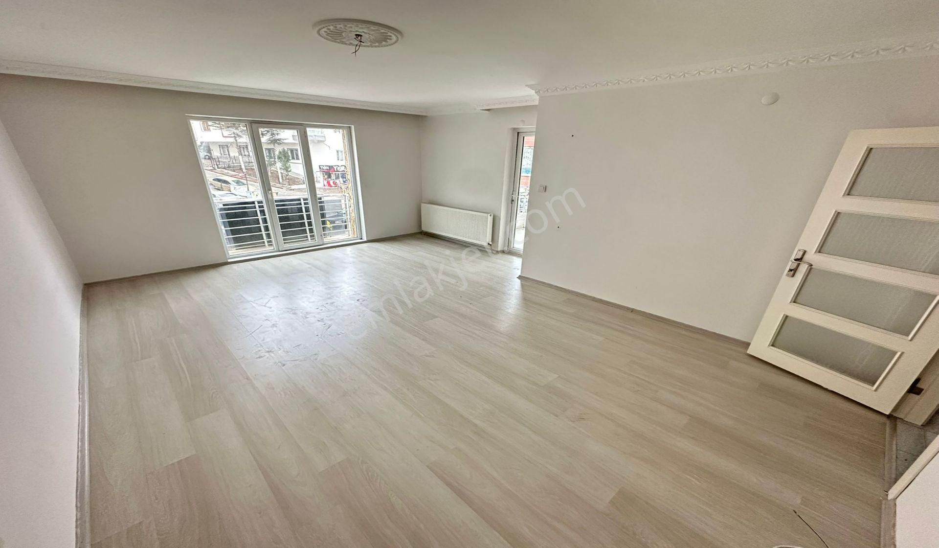 Atapark 540 Cadde Yakını Katta Açık Cepheli 3 Balkonlu Yeni Bina Asansörlü - Görsel 7
