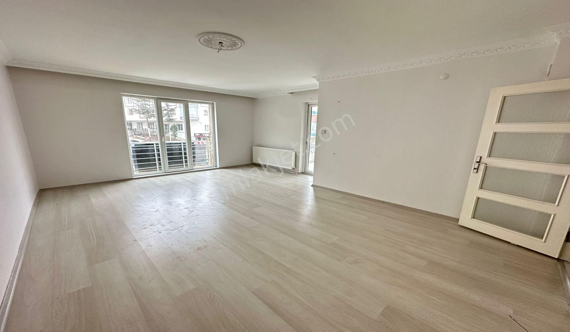 Atapark 540 Cadde Yakını Katta Açık Cepheli 3 Balkonlu Yeni Bina Asansörlü - Görsel 9