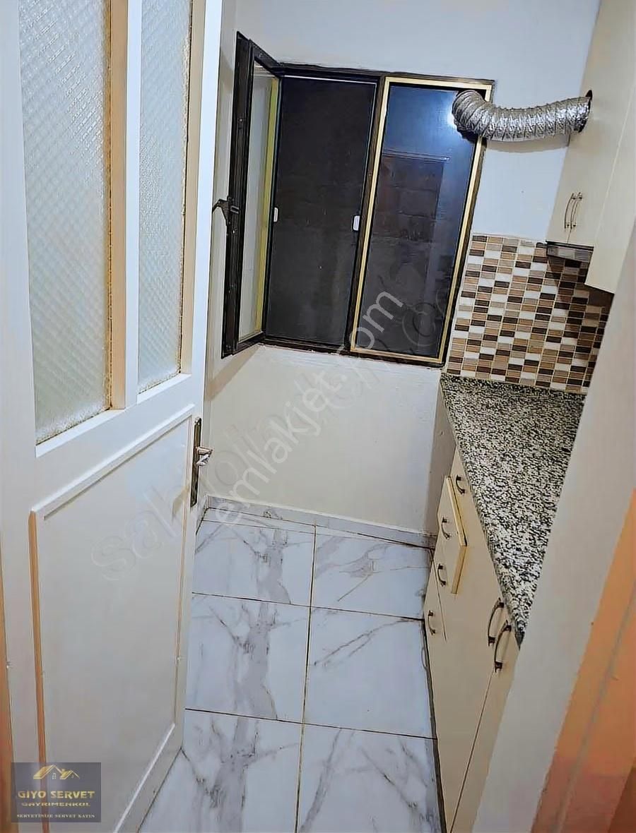 Bayraklı Refik Şevket İnce Mahallesi Merkezi Konum 2+1 Kiralık - Görsel 2