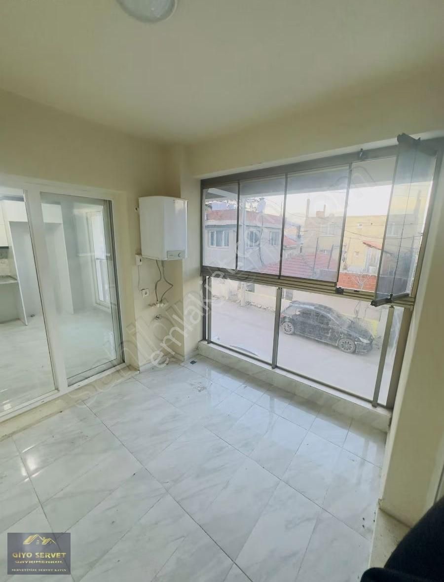 Bayraklı Cengizhan Mahallesi'nde Kiralık 3+1 Geniş Ferah Daire - Görsel 2