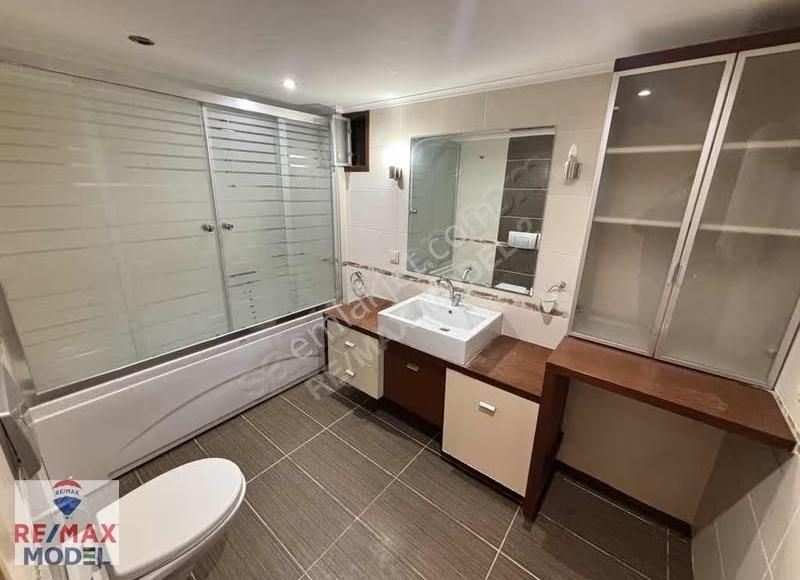 Remax Model Den Gölkent Sitesinde 4+1 Geniş Satılık Daire - Görsel 9