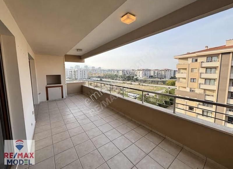 Remax Model Den Gölkent Sitesinde 4+1 Geniş Satılık Daire - Görsel 3