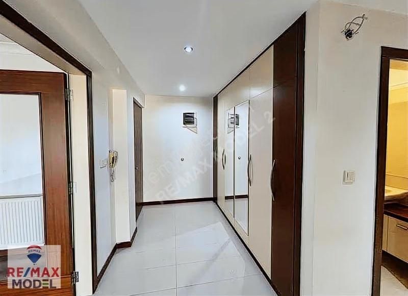 Remax Model Den Gölkent Sitesinde 4+1 Geniş Satılık Daire - Görsel 16