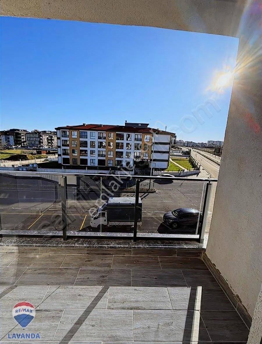 Remax Lavanda Dan Hürriyet Mahallesinde Kiralık 1+1 Daire - Görsel 14