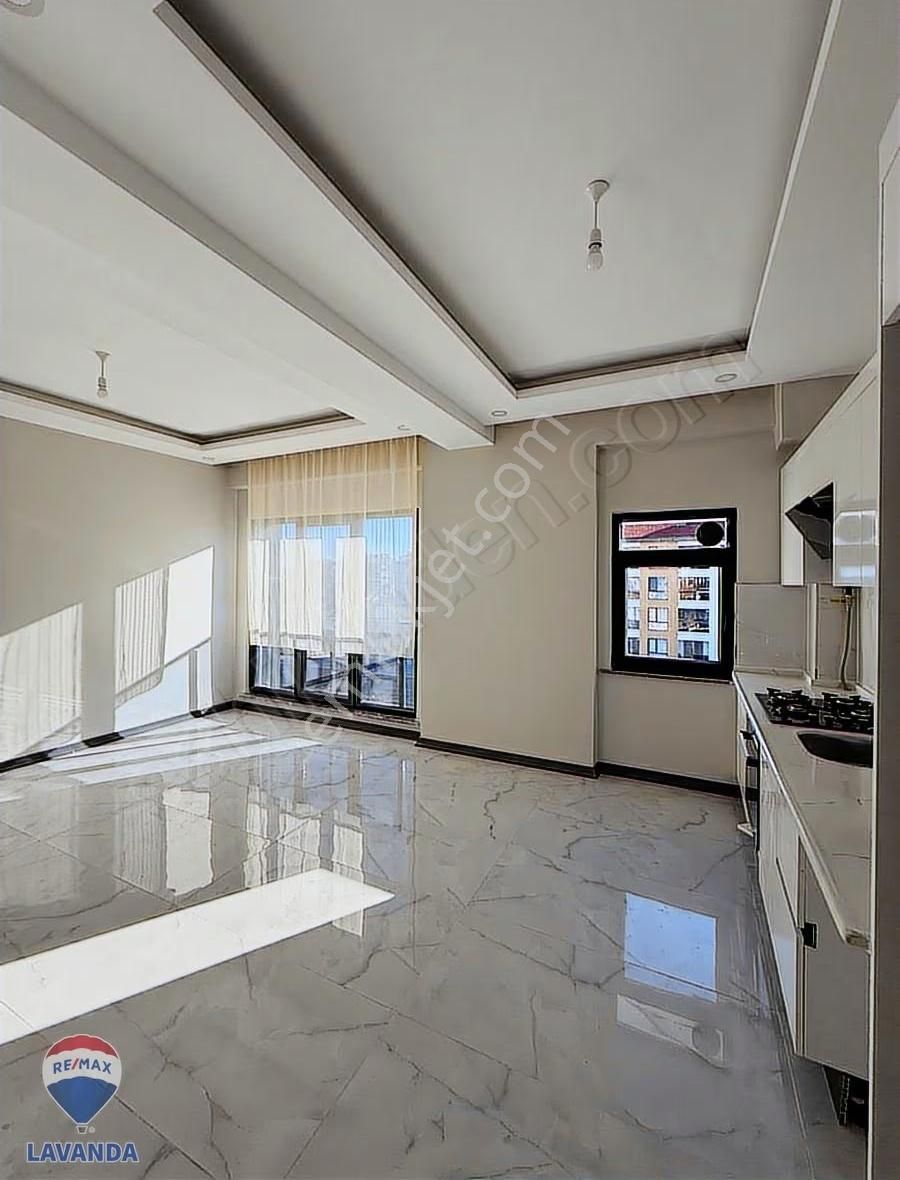 Remax Lavanda Dan Hürriyet Mahallesinde Kiralık 1+1 Daire - Görsel 2