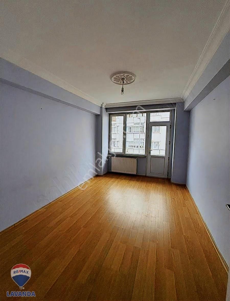 Remax Lavandadan Muhittin Mah.unilever Okulu Yakını Kiralık 3+1 - Görsel 3