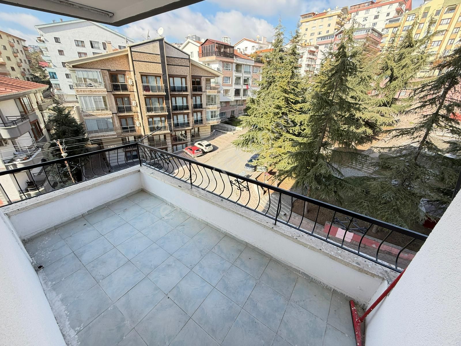 İncirli Barışyolu Caddesi'nde Ara Katta Geniş Çift Balkon 3+1 Daire - Görsel 20