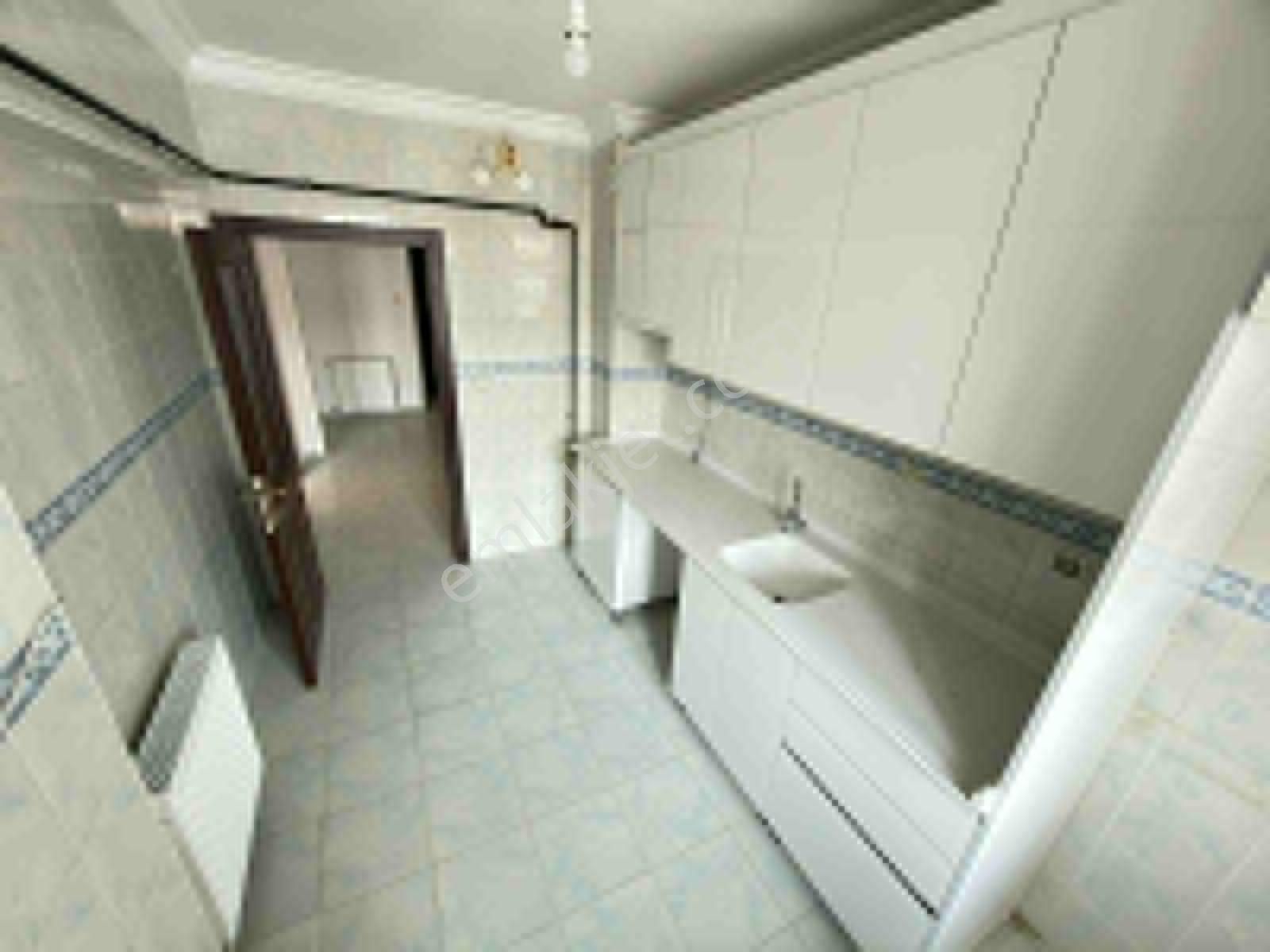 İncirli Barışyolu Caddesi'nde Ara Katta Geniş Çift Balkon 3+1 Daire - Görsel 4