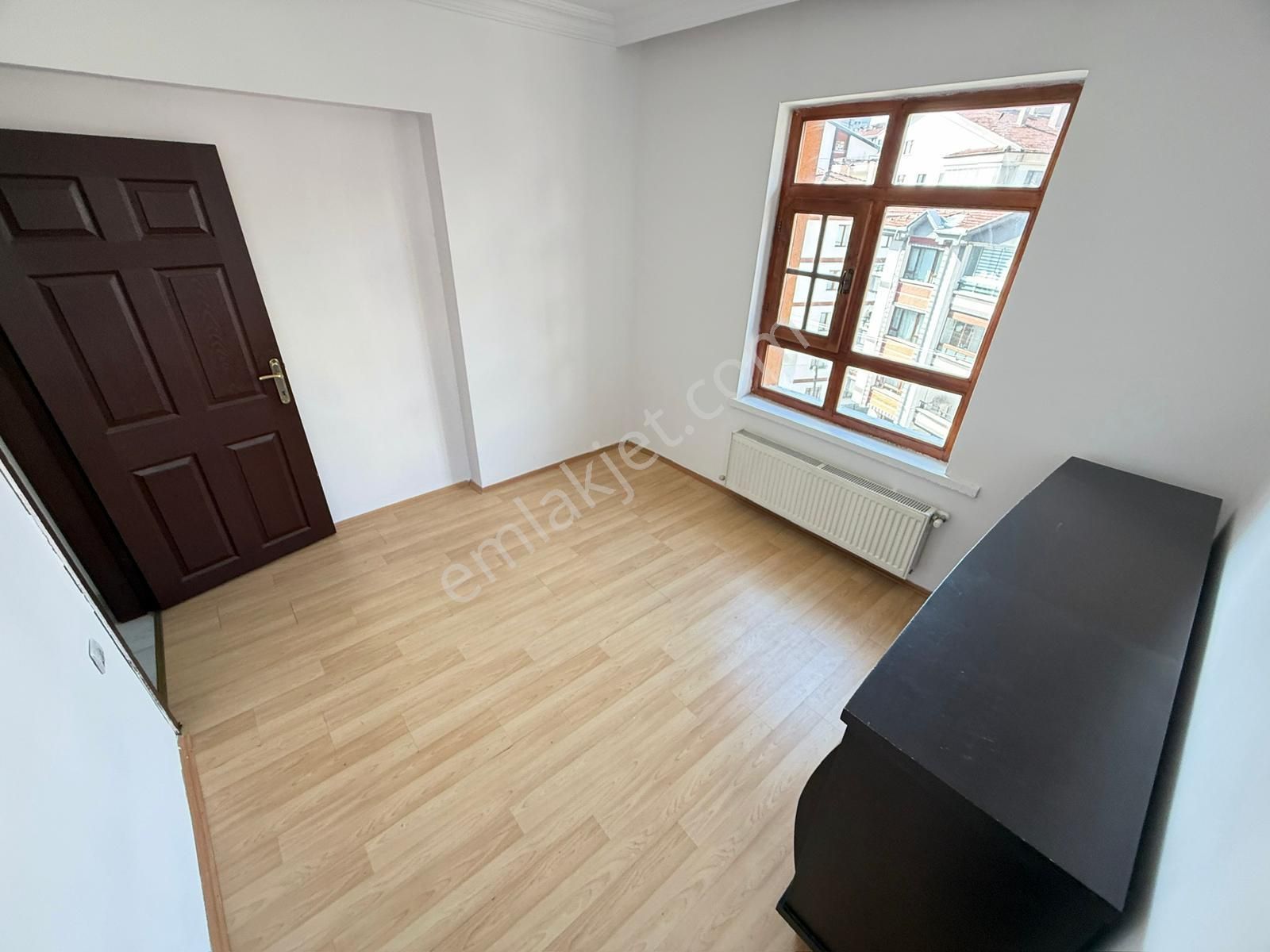 İncirli Barışyolu Caddesi'nde Ara Katta Geniş Çift Balkon 3+1 Daire - Görsel 34