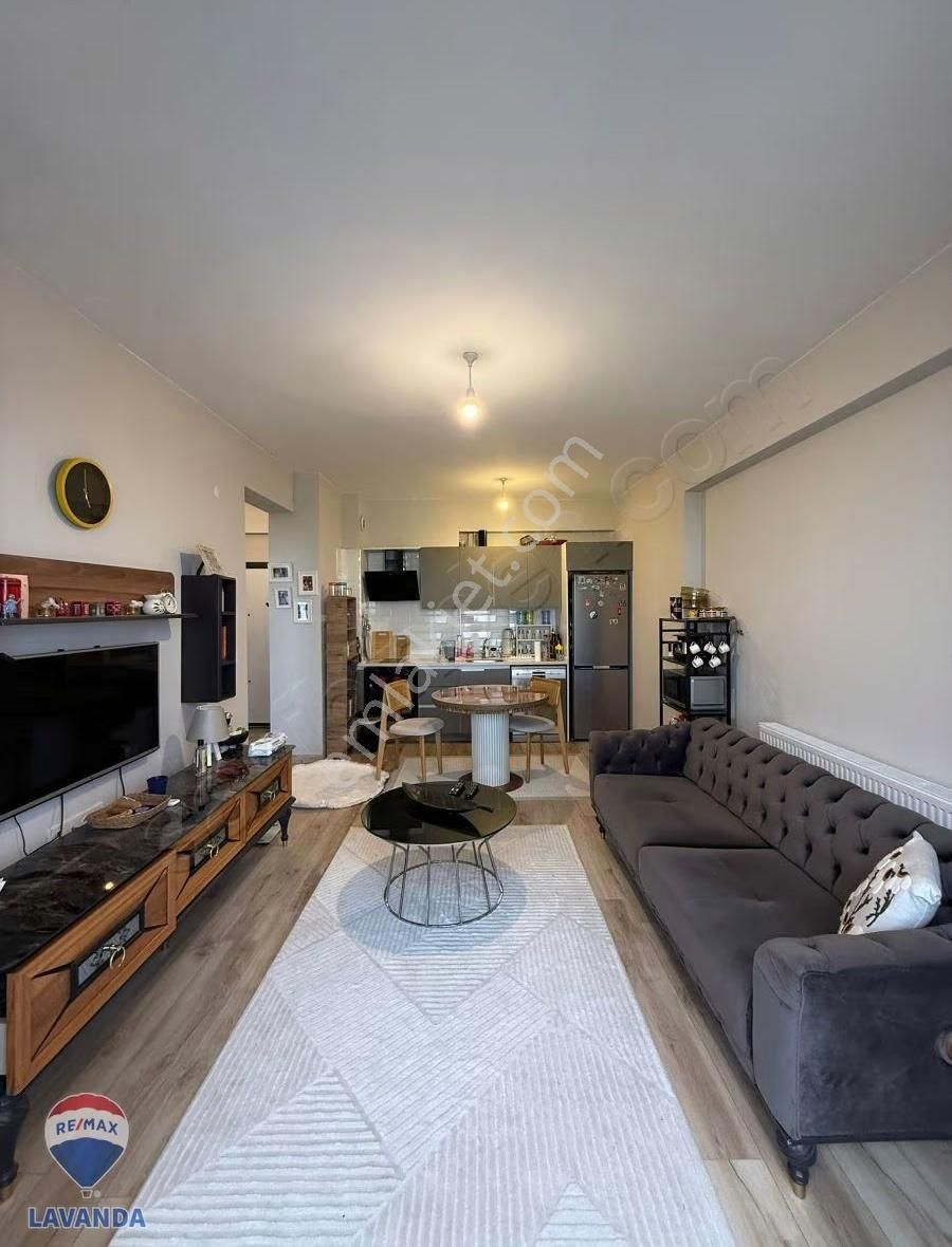 Remax Lavandadan Gümüş Towers Da Full Eşyalı 1+1 - Görsel 5