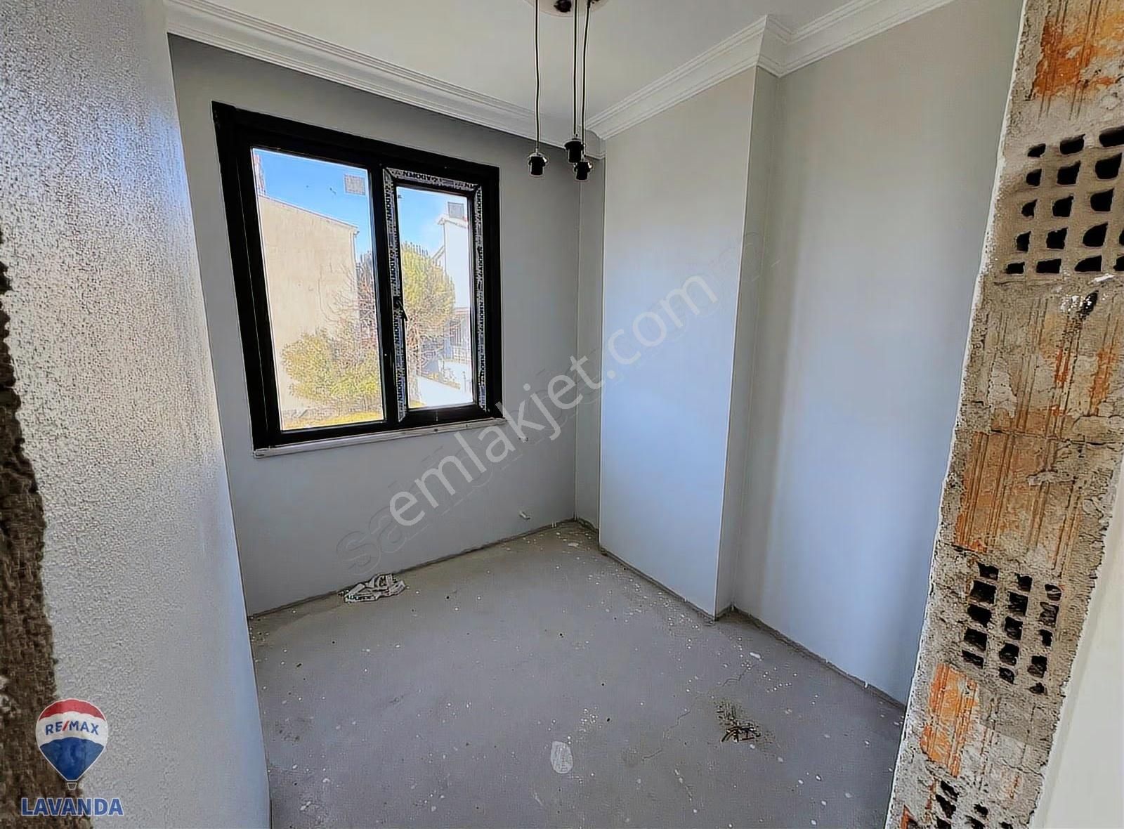 Bahçeli 3+1 Müstakil Ev + Yanında İmarlı Ayrı 160 M2 Arsa - Görsel 4