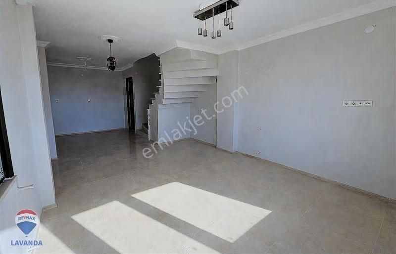 Bahçeli 3+1 Müstakil Ev + Yanında İmarlı Ayrı 160 M2 Arsa - Görsel 24