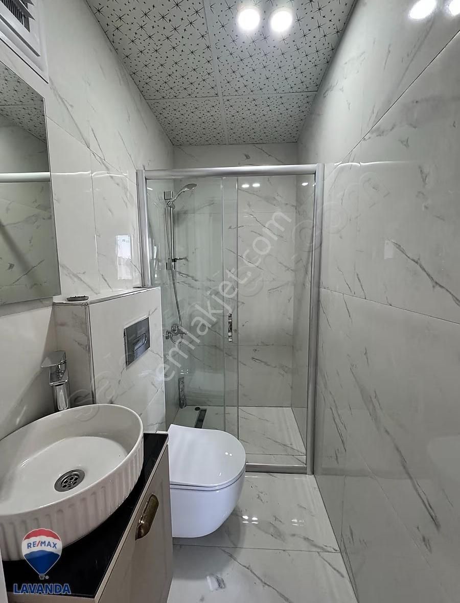 Çiftlikönünde Denize Yakın Havuzlu Sitede Arakat Daire - Görsel 8