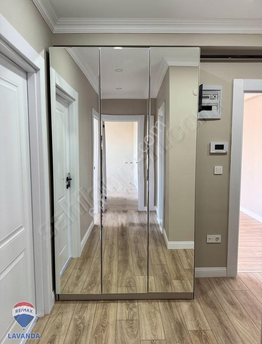 Çiftlikönünde Denize Yakın Havuzlu Sitede Arakat Daire - Görsel 24